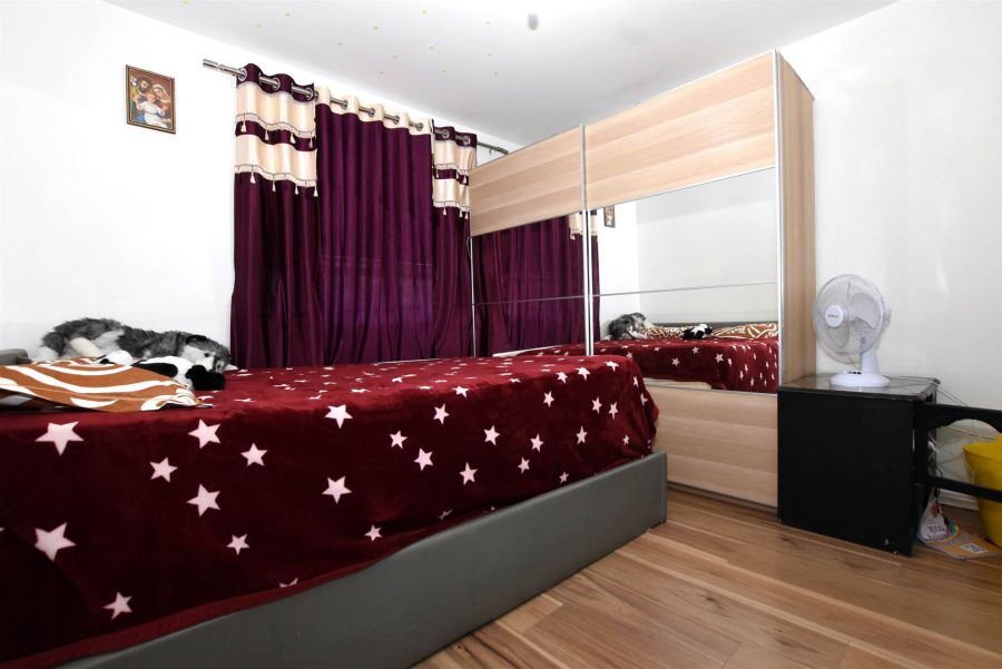 21 Larksborough Avenue