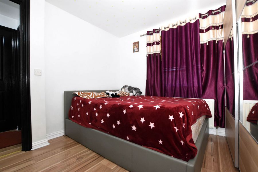 21 Larksborough Avenue