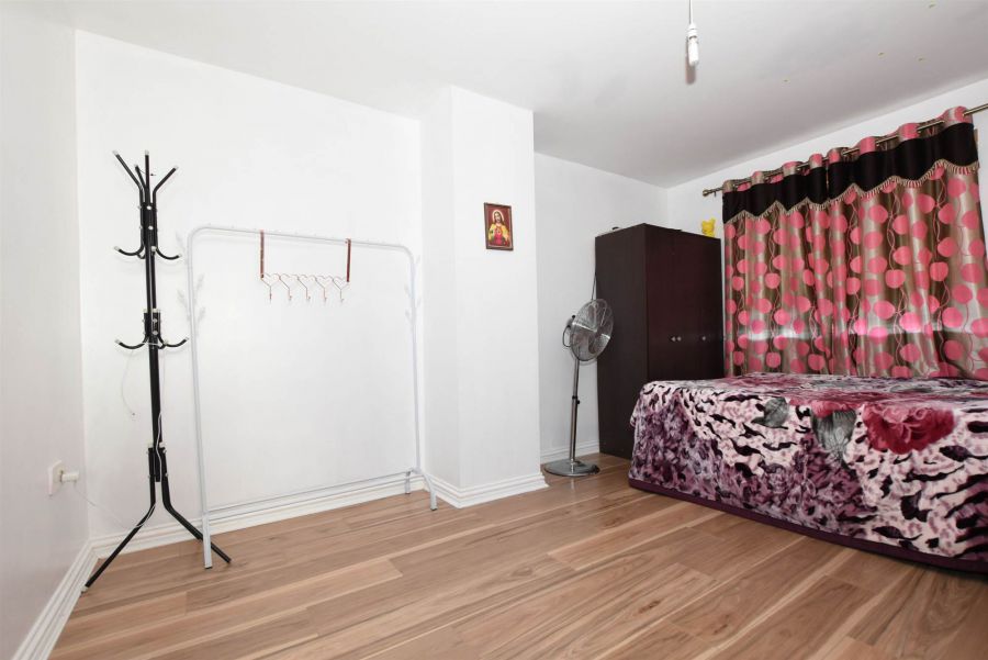 21 Larksborough Avenue