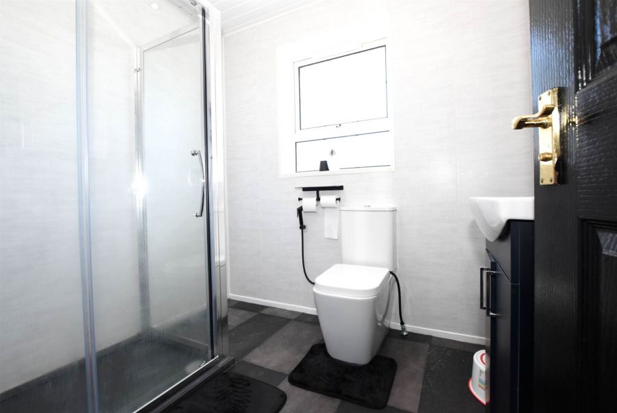 21 Larksborough Avenue