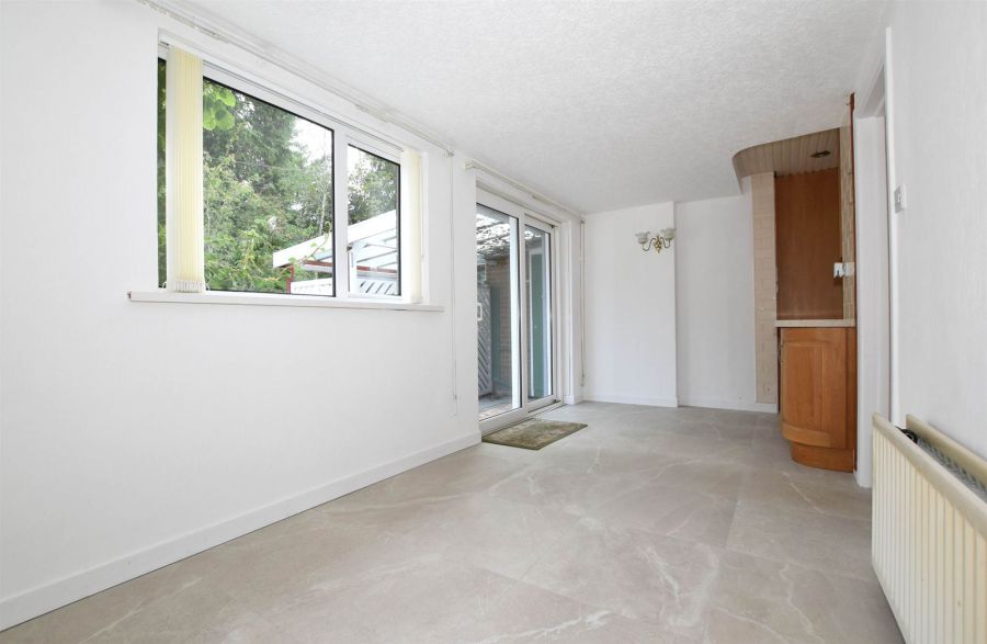 1 Tullynagardy Road