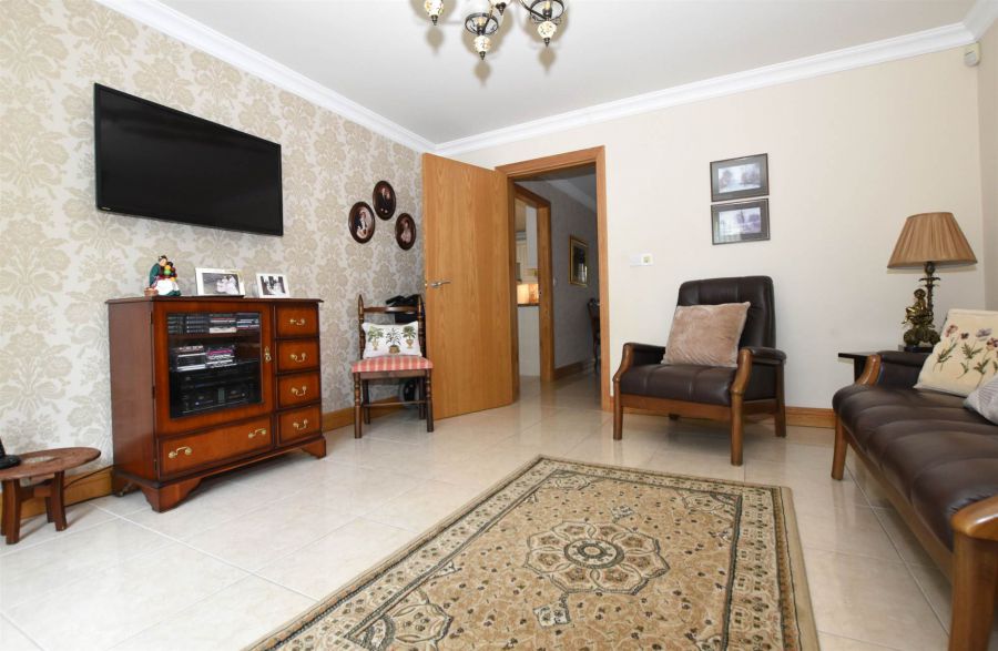 1 Lakeview Manor