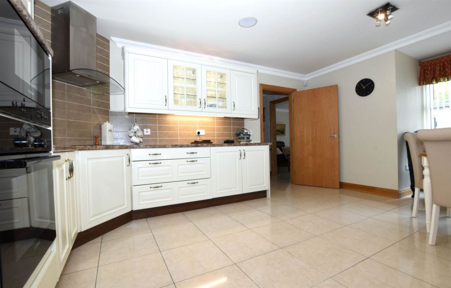 1 Lakeview Manor