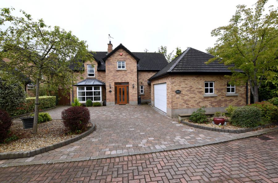 1 Lakeview Manor