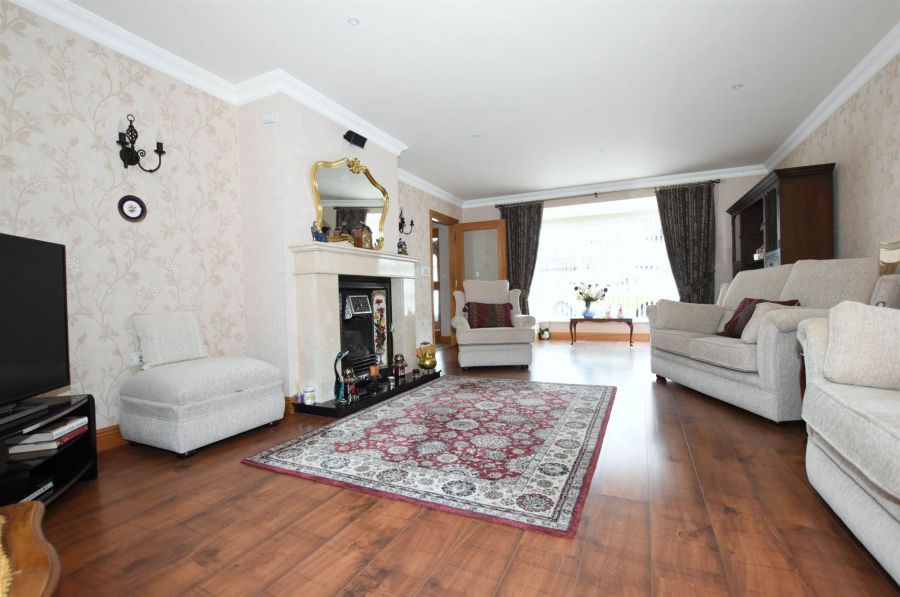 1 Lakeview Manor