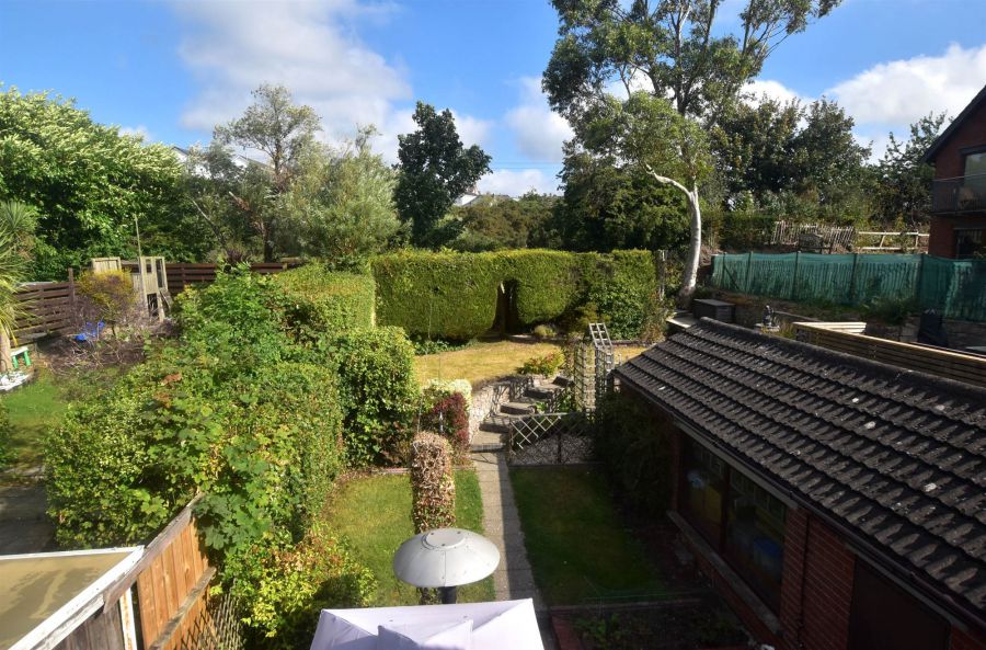 15 Victoria Road