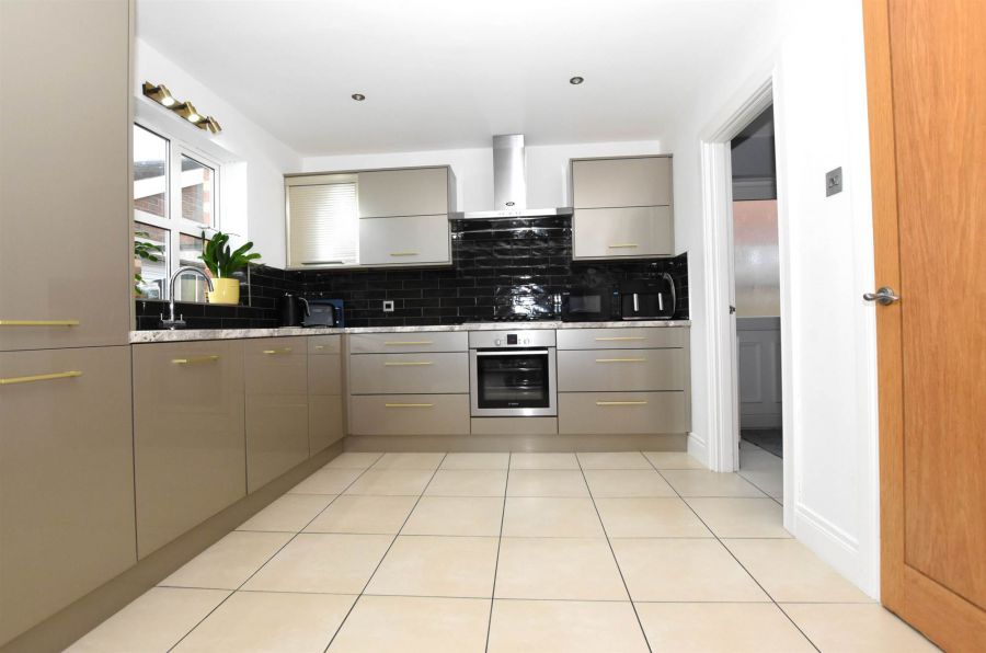 11 Hawthorn Hill