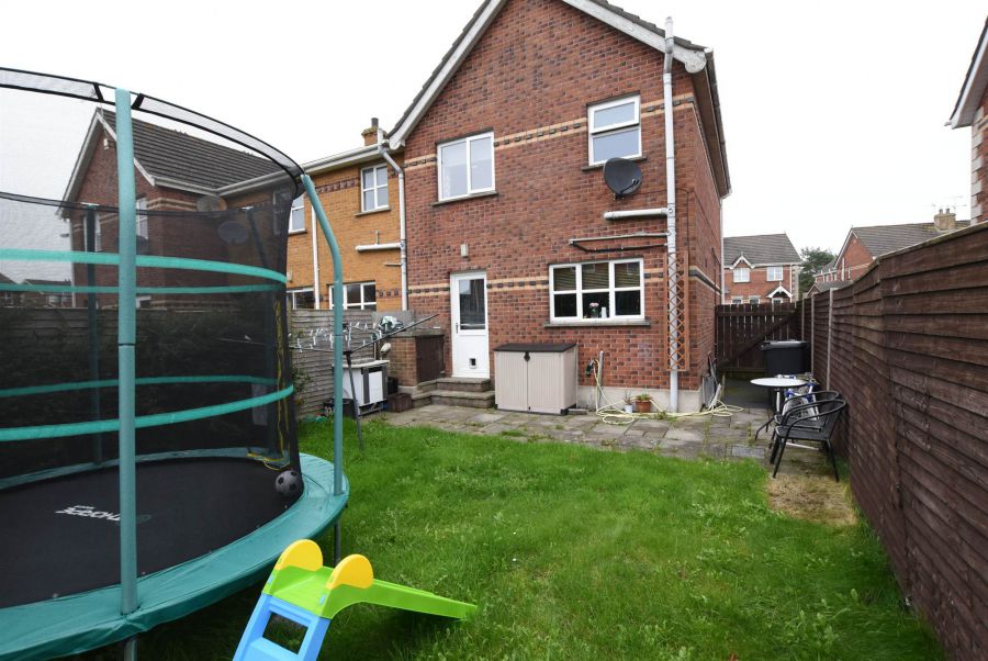 37 Whitethorn Avenue