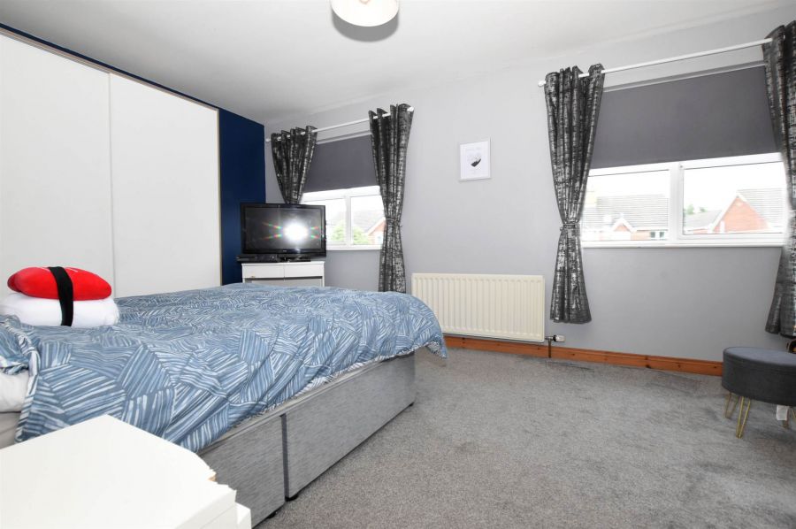 37 Whitethorn Avenue