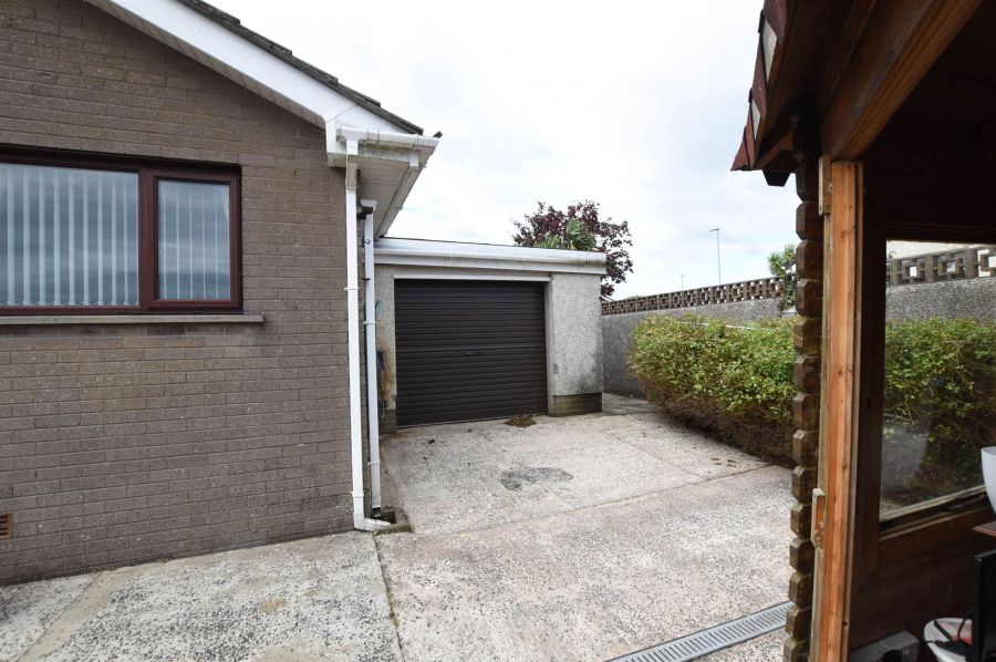 2 Ashcroft Park