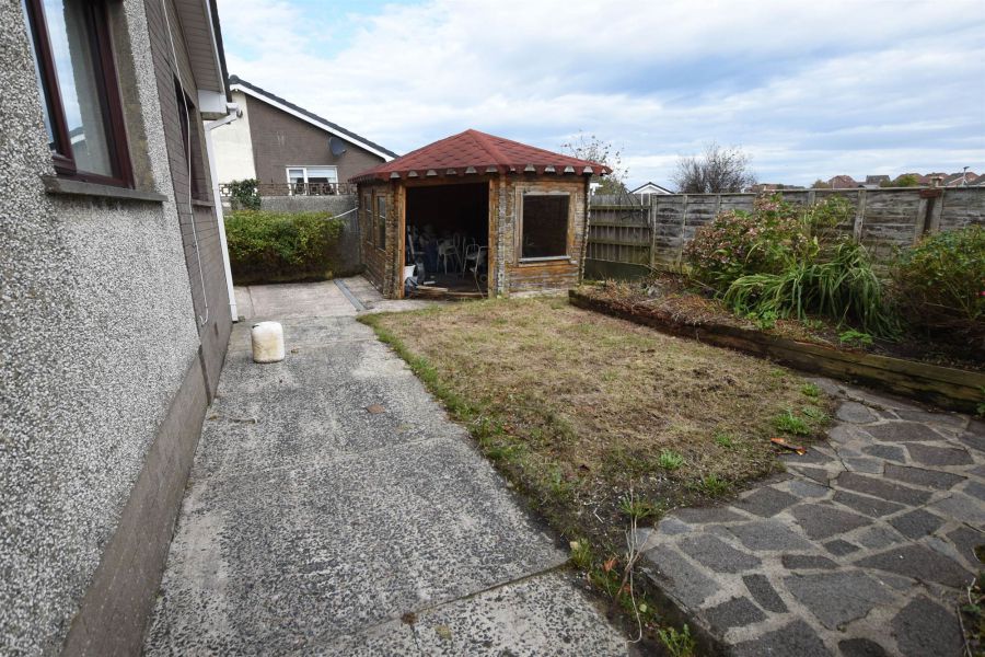 2 Ashcroft Park