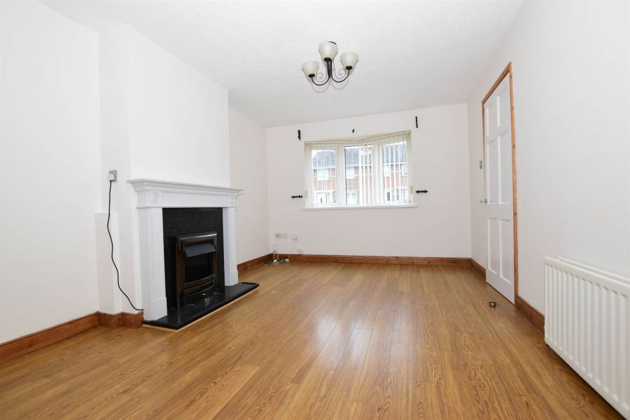 6 Tara Crescent