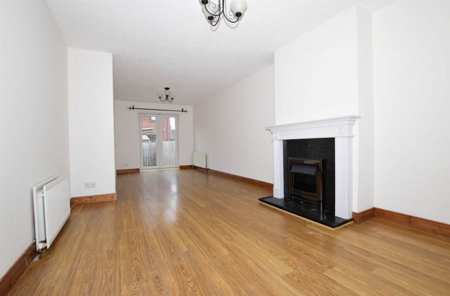 6 Tara Crescent