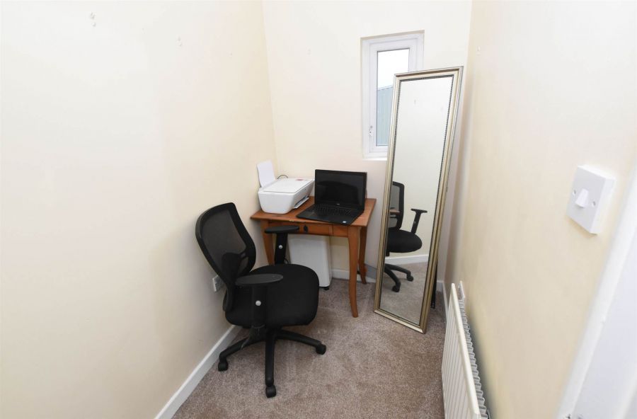 6 Crawfordsburn Road