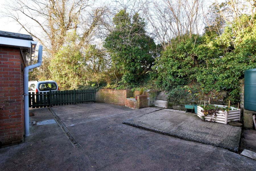 29 Valencia Way North