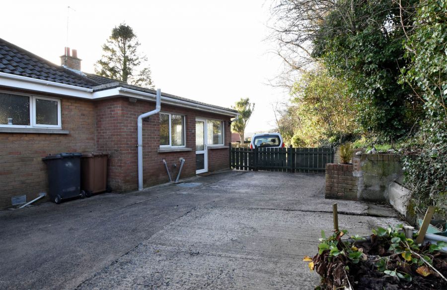 29 Valencia Way North