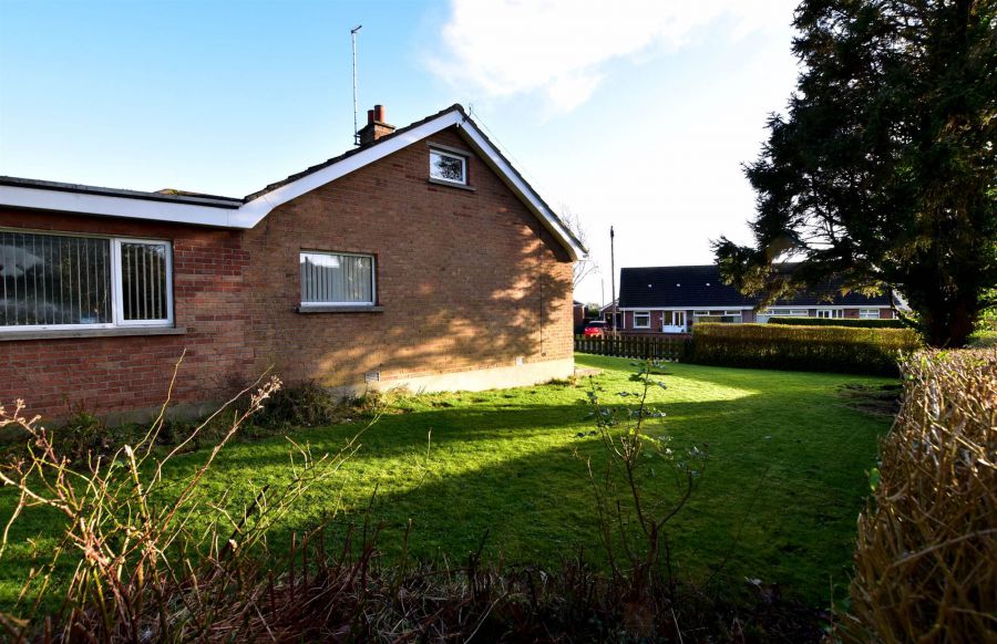 29 Valencia Way North