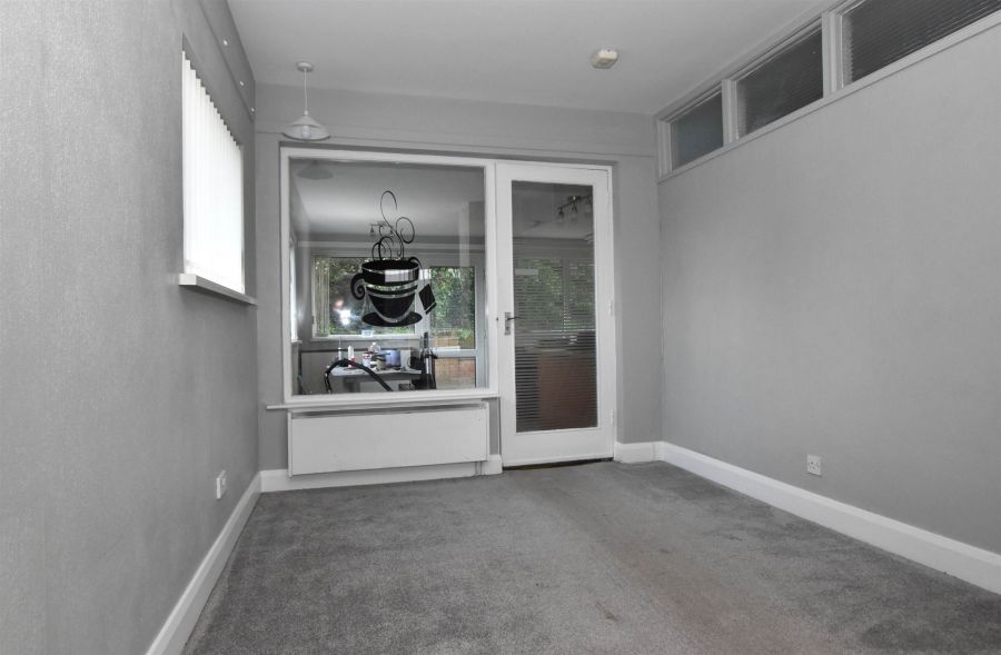 29 Valencia Way North