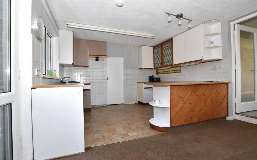 29 Valencia Way North