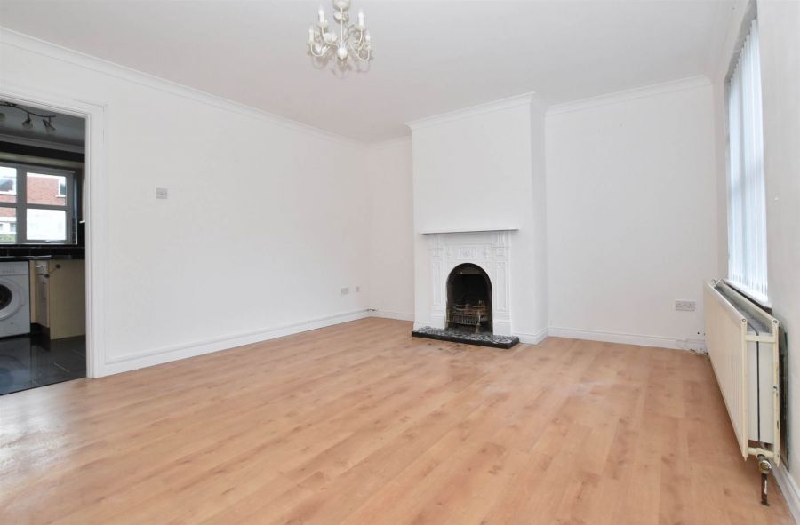 35 Whitethorn Avenue