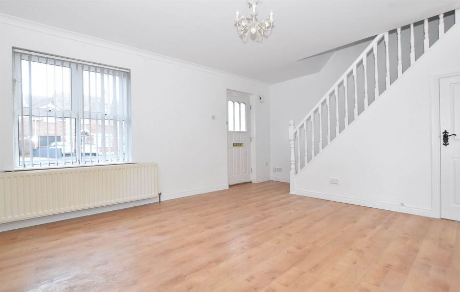 35 Whitethorn Avenue