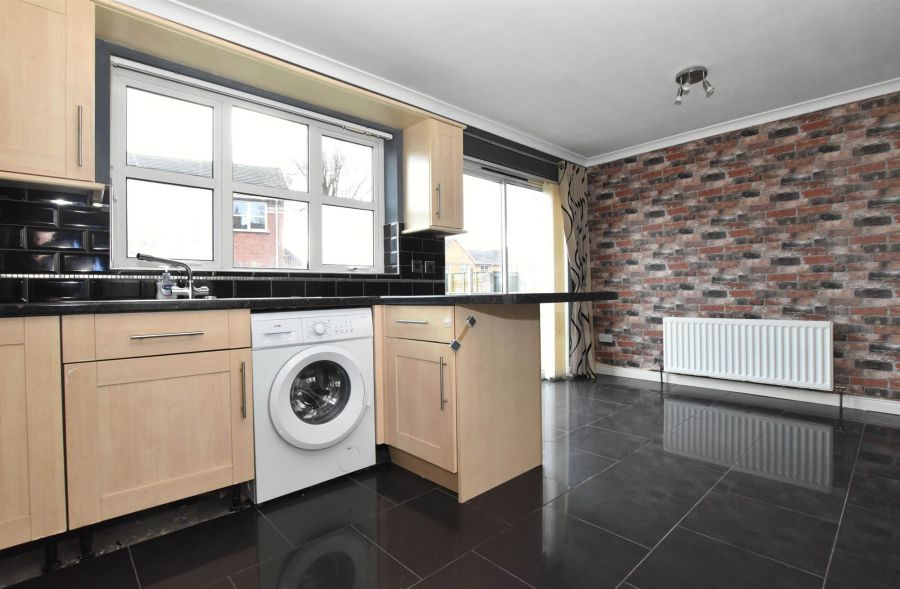 35 Whitethorn Avenue