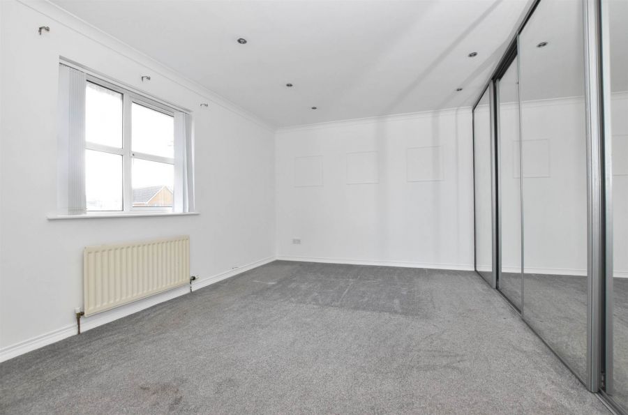 35 Whitethorn Avenue