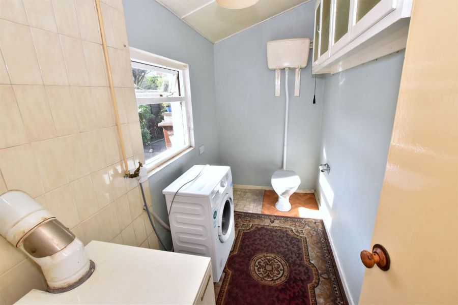 13 Laurelbank Avenue