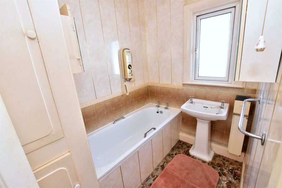 13 Laurelbank Avenue