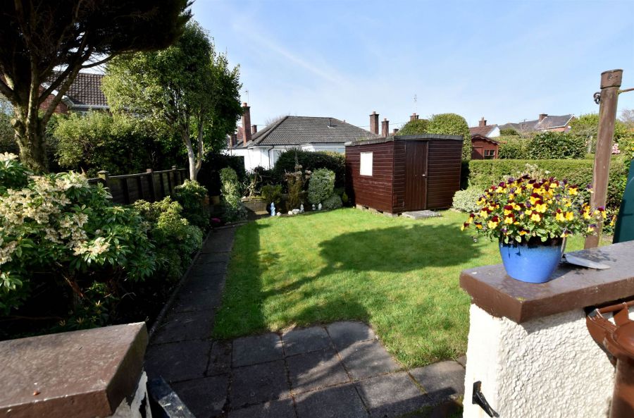 13 Laurelbank Avenue