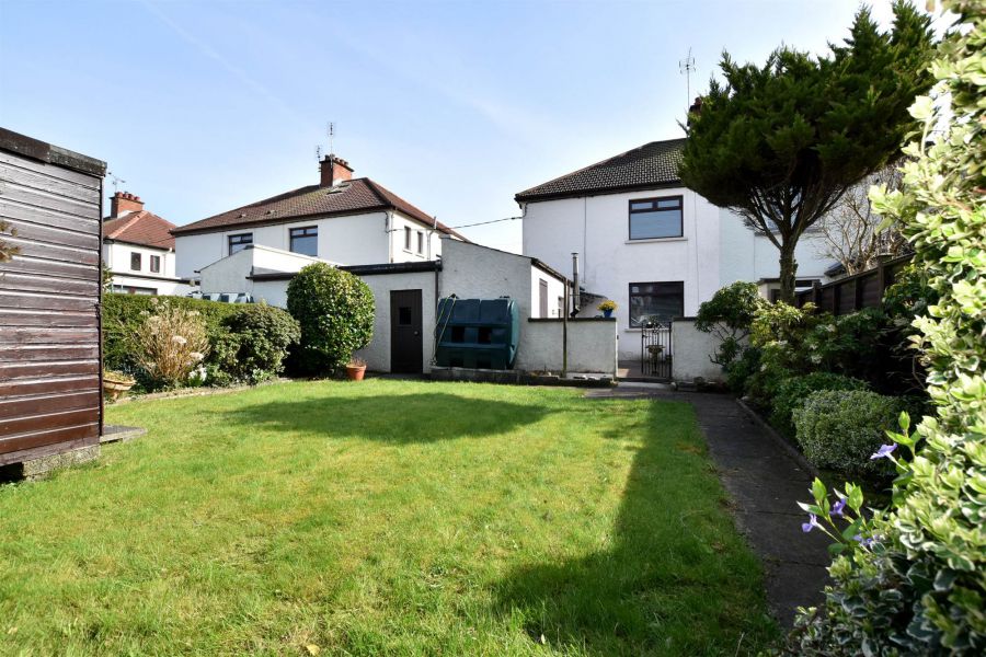 13 Laurelbank Avenue