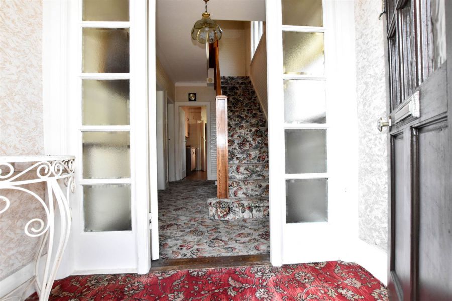 13 Laurelbank Avenue