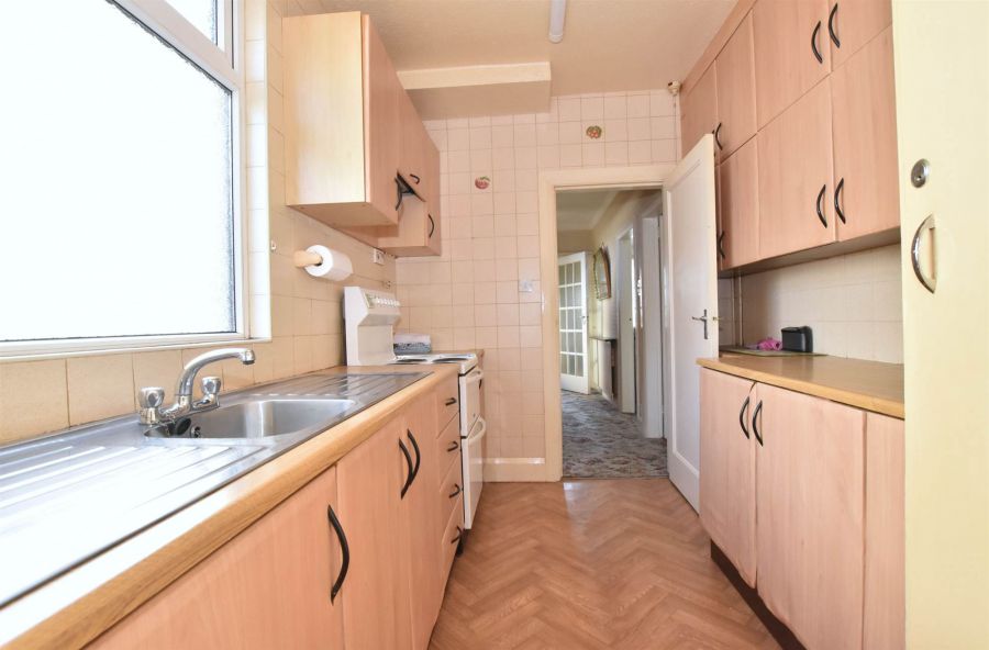 13 Laurelbank Avenue