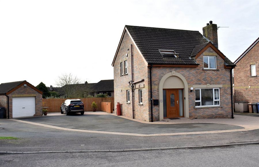 9 Cronstown Cottage Avenue