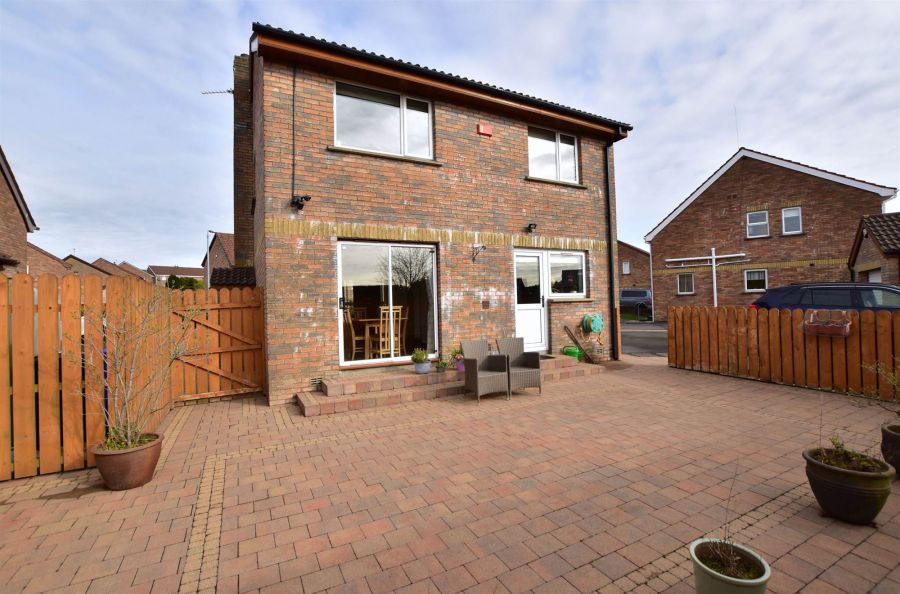 9 Cronstown Cottage Avenue