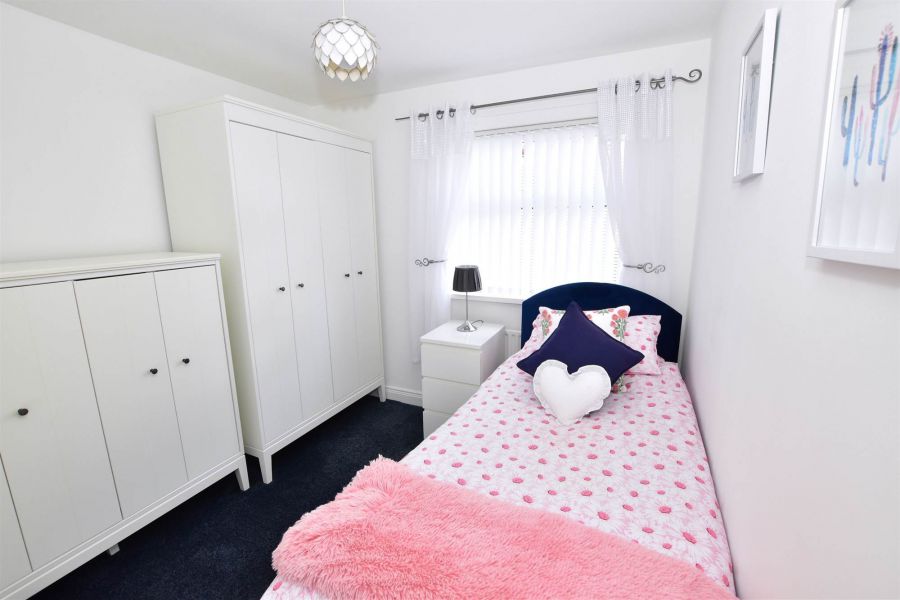 14 Broomhill Park