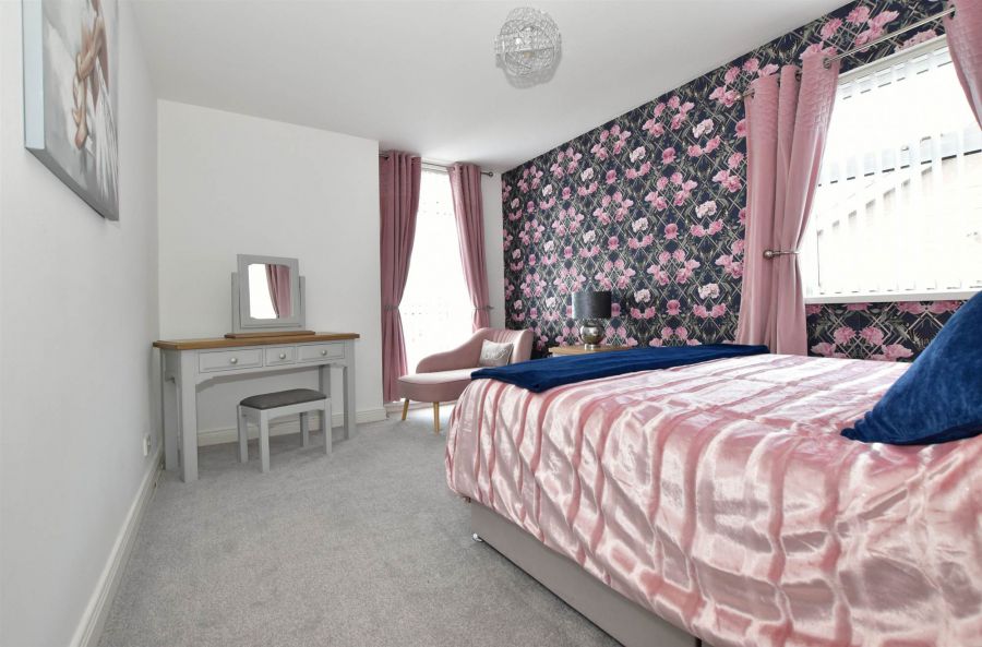 14 Broomhill Park