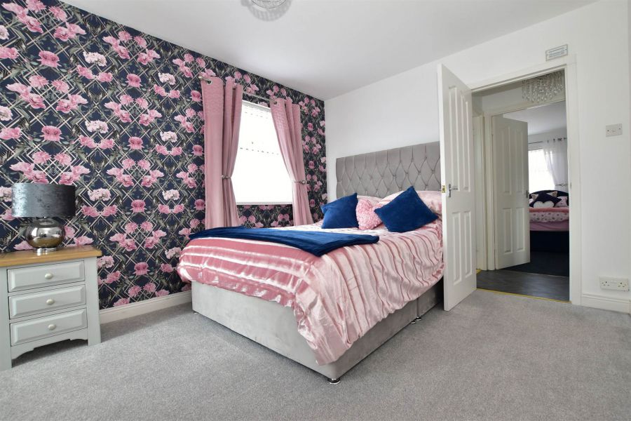 14 Broomhill Park
