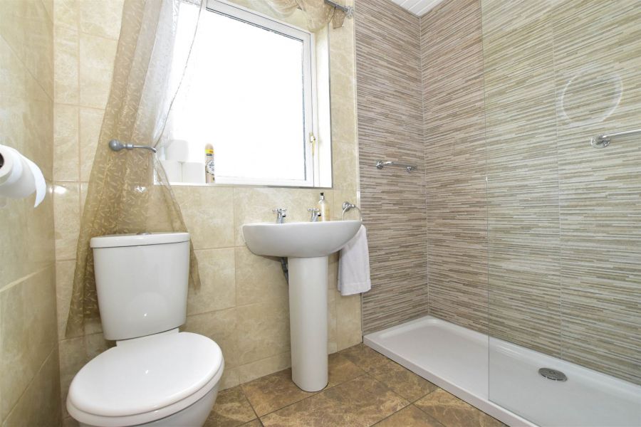 14 Broomhill Park