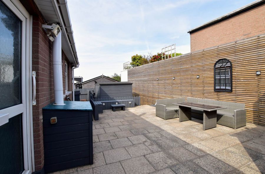 14 Broomhill Park