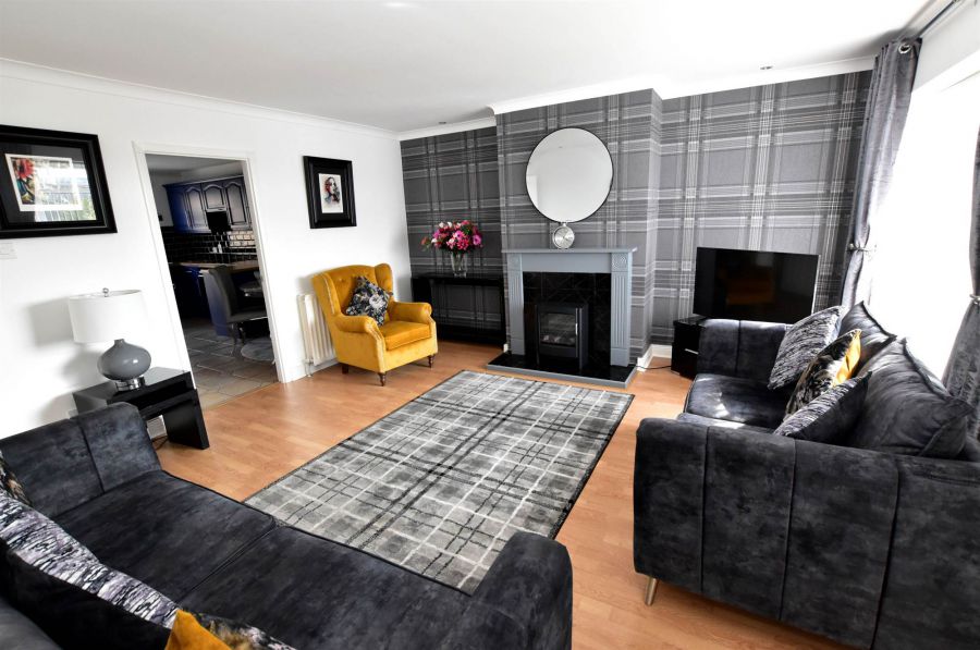 14 Broomhill Park