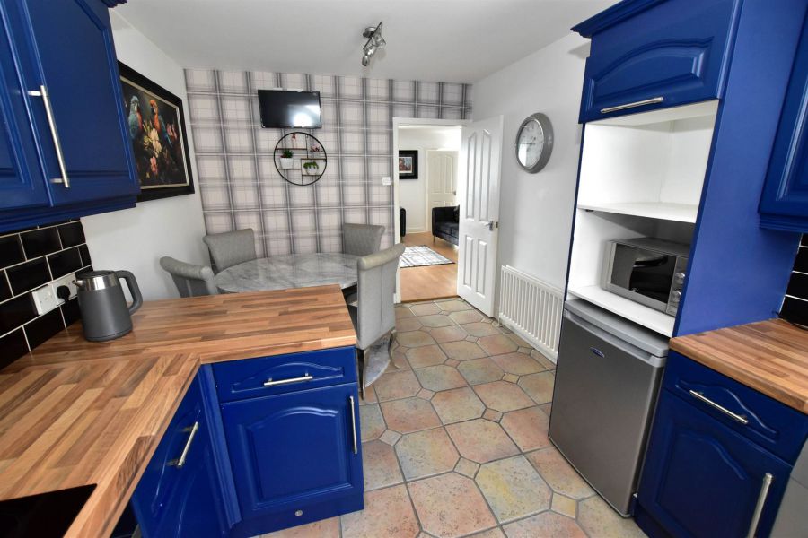 14 Broomhill Park