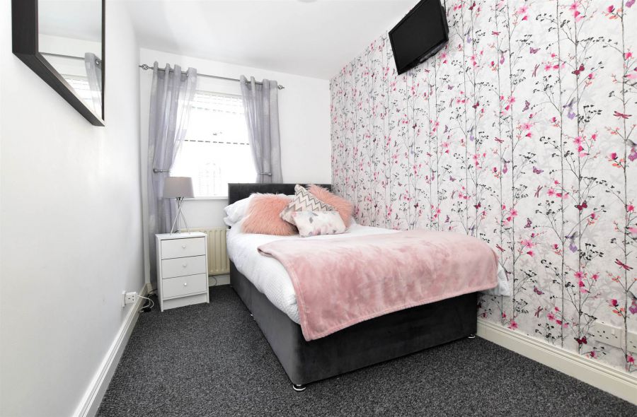 14 Broomhill Park
