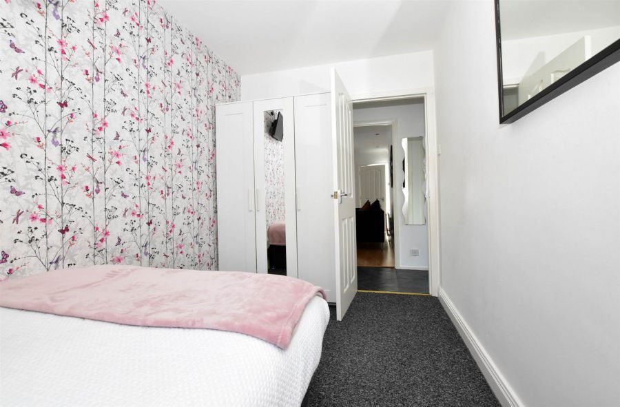 14 Broomhill Park