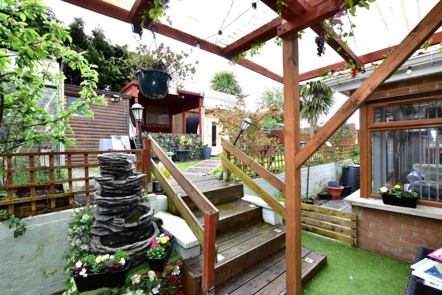 7 Abbeydale Drive