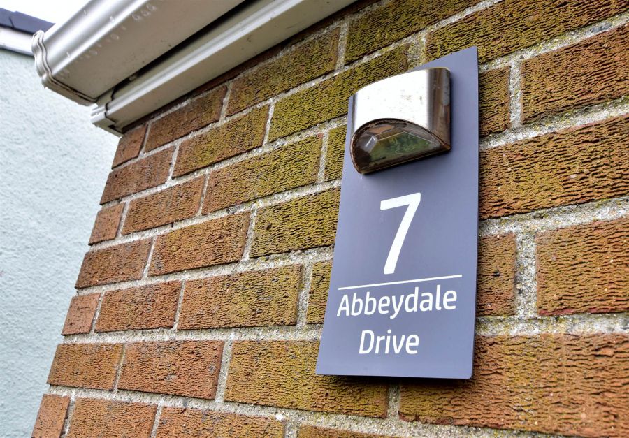 7 Abbeydale Drive