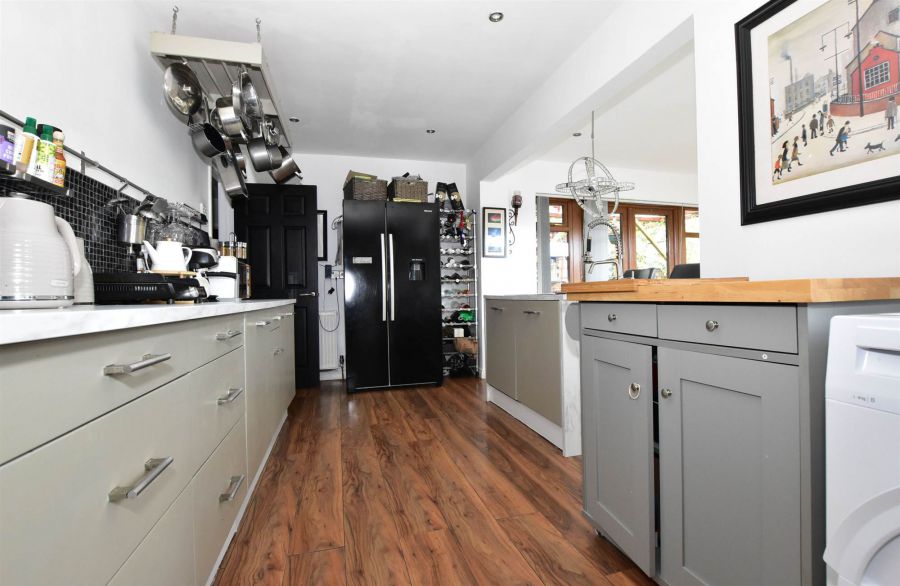 7 Abbeydale Drive