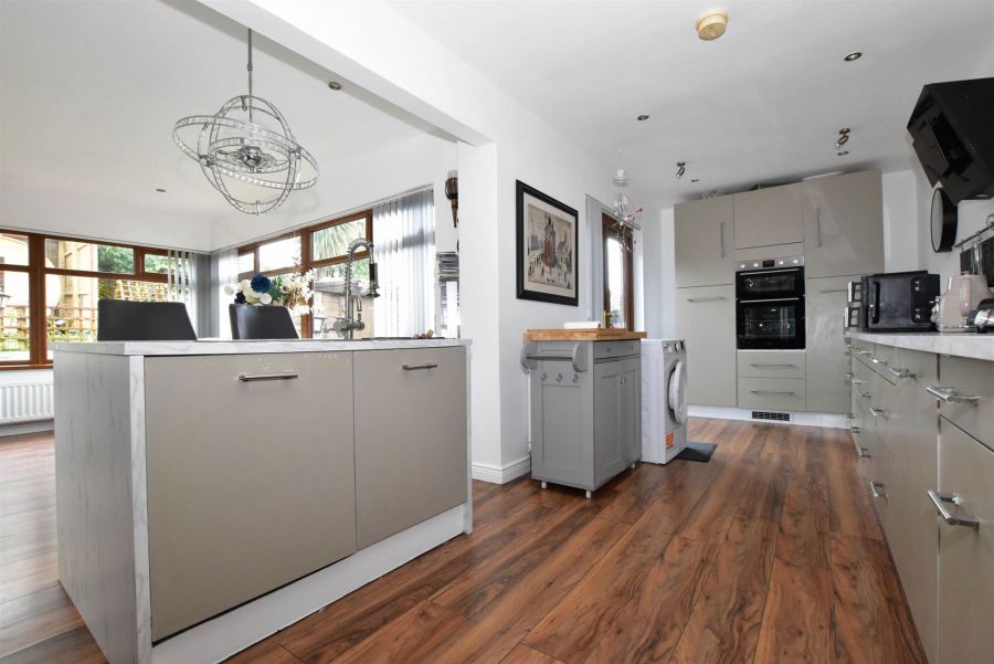 7 Abbeydale Drive