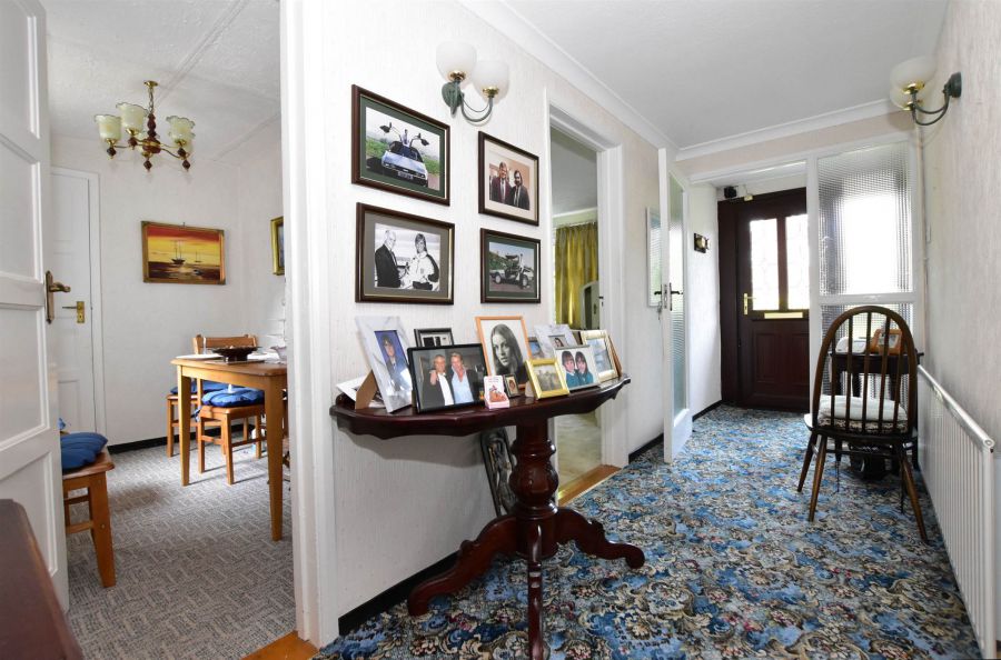 18 Ten Acre Estate