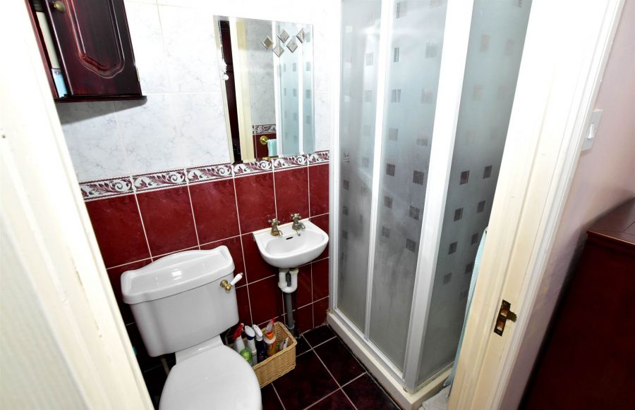 2 Regency Park